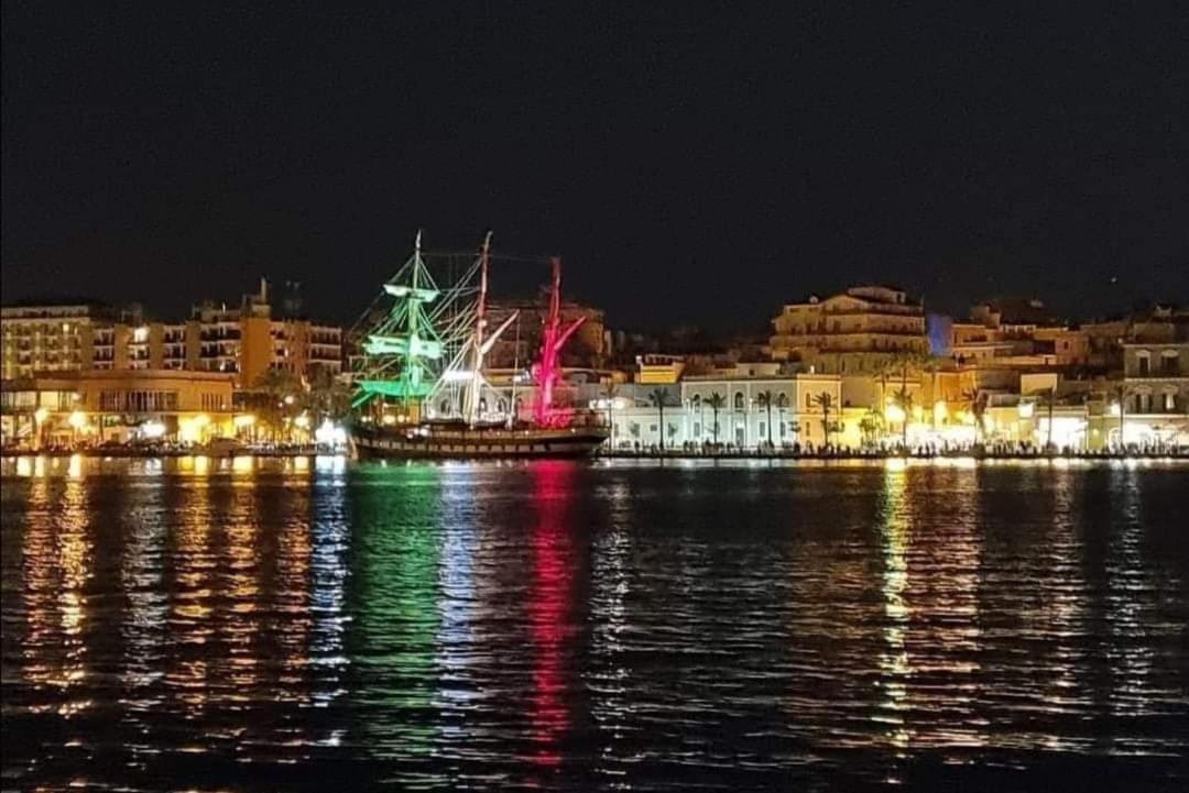 Centro Storico Mare Fuori Brindisi Exterior foto