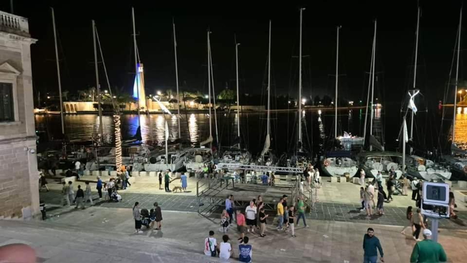 Centro Storico Mare Fuori Brindisi Exterior foto
